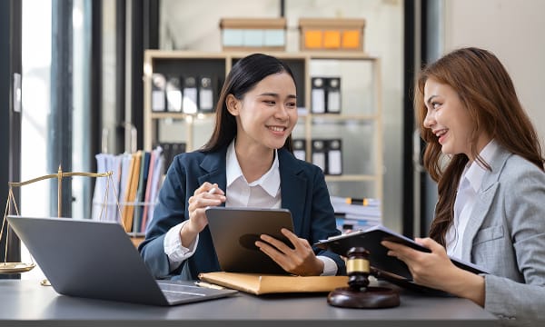 3. 고객 및 파트너 대응